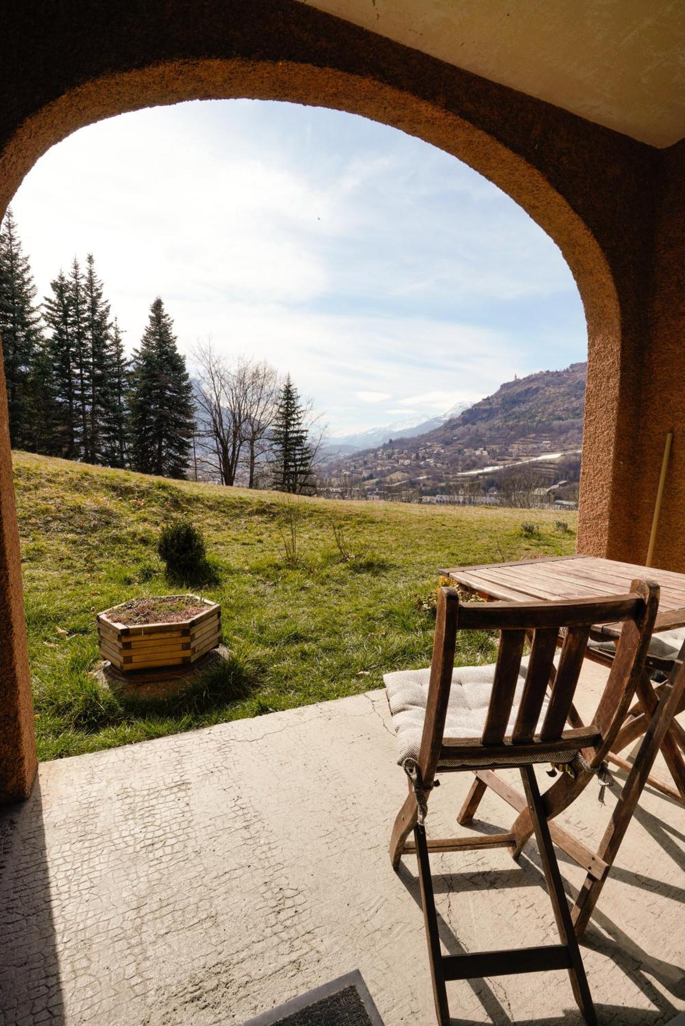 Appartement Tres Calme 2 Chambres Avec Parking Et Jardin Prive Sur Les Hauteurs De Briancon 外观 照片